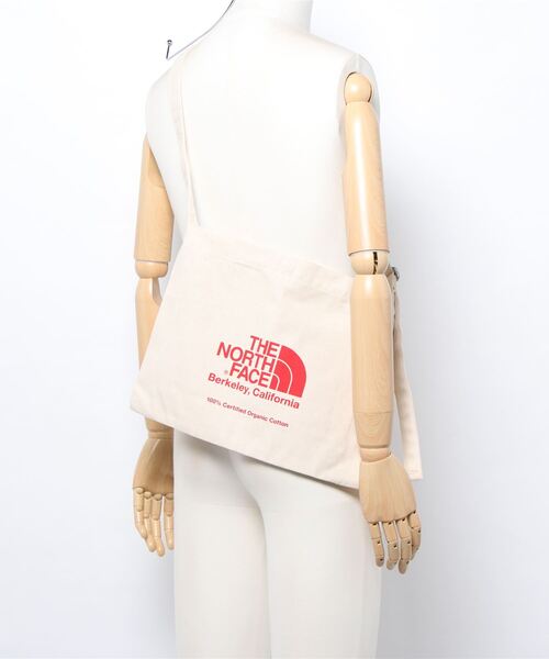 THE NORTH FACE（ザノースフェイス）の「THE NORTH FACE ショルダーバッグ Musette Bag - NM82041（ショルダーバッグ・メンズ・ブラック/ホワイト/レッド/ブルー/グレー/グリーン・FREE）」の11枚目の写真