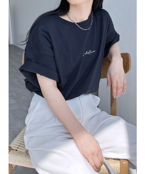 reca（レカ）の「筆記体プリントロゴＴシャツ（Tシャツ/カットソー・レディース・ホワイト/グレイッシュベージュ/チャコール/ブルー/ブラック/ライトベージュ/ネイビー/レッド系・FREE）」の6枚目の写真