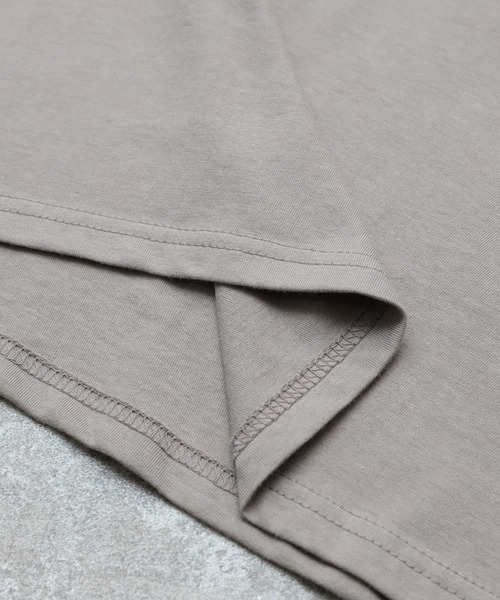 reca（レカ）の「筆記体プリントロゴＴシャツ（Tシャツ/カットソー・レディース・ホワイト/グレイッシュベージュ/チャコール/ブルー/ブラック/ライトベージュ/ネイビー/レッド系・FREE）」の9枚目の写真