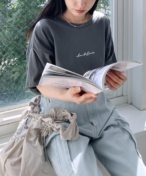 reca（レカ）の「筆記体プリントロゴＴシャツ（Tシャツ/カットソー・レディース・ホワイト/グレイッシュベージュ/チャコール/ブルー/ブラック/ライトベージュ/ネイビー/レッド系・FREE）」の21枚目の写真