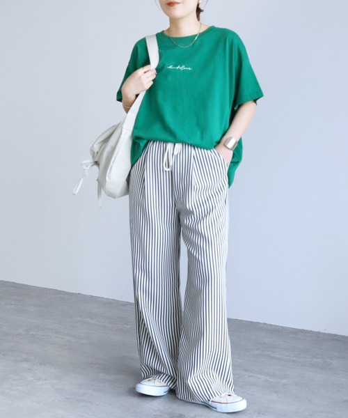 reca(レカ)の「筆記体プリントロゴTシャツ(Tシャツ/カットソー・レディース・ホワイト/グレイッシュベージュ/チャコール/ブルー/ブラック/ライトベージュ/ネイビー/レッド系/グリーン・FREE)」の17枚目の写真