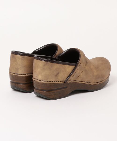 dansko（ダンスコ）の「DANSKO / PROFESSIONAL / コンフォートクロッグスサボサンダル（サンダル・レディース・ブロンズ・38）」の3枚目の写真