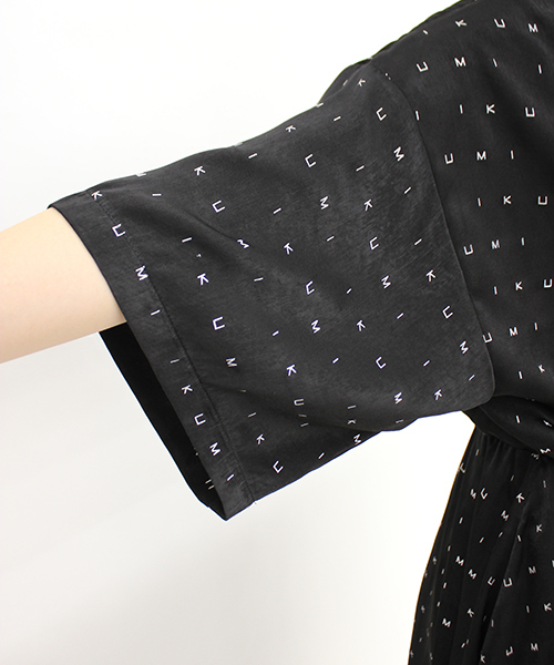 i（アイ）の「IKUMI PRINT LONG ONE-PIECE（ワンピース・レディース・ホワイト/ブラック・FREE）」の8枚目の写真