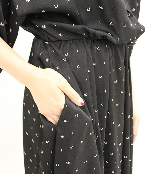 i（アイ）の「IKUMI PRINT LONG ONE-PIECE（ワンピース・レディース・ホワイト/ブラック・FREE）」の5枚目の写真