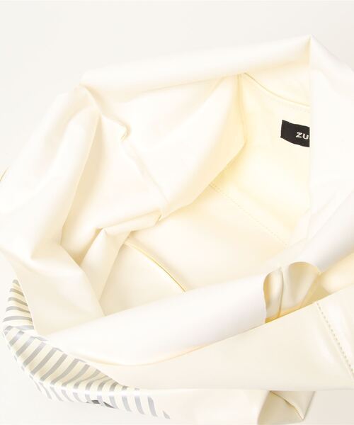 ZUCCa(ズッカ)の「ストライプLOGO BAG/エコバッグ(エコバッグ/サブバッグ・レディース・ホワイト/ブラック/ライトブラウン/ライトブルー・FREE)」の6枚目の写真