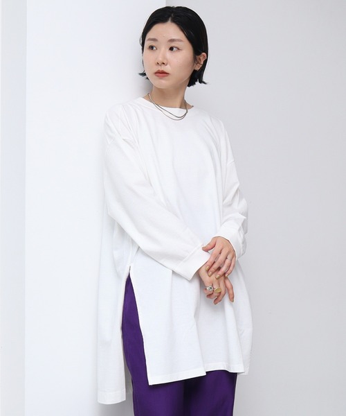 note et silence （ノートエシロンス）の「◇18/-USA天竺　製品染スリットプルオーバー（Tシャツ/カットソー・レディース・ライトピンク/ホワイト/チャコールグレー/カーキ・FREE）」の2枚目の写真