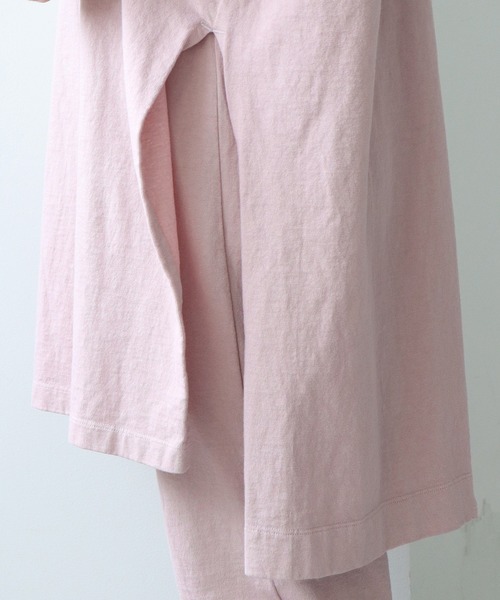 note et silence （ノートエシロンス）の「◇18/-USA天竺　製品染スリットプルオーバー（Tシャツ/カットソー・レディース・ライトピンク/ホワイト/チャコールグレー/カーキ・FREE）」の11枚目の写真