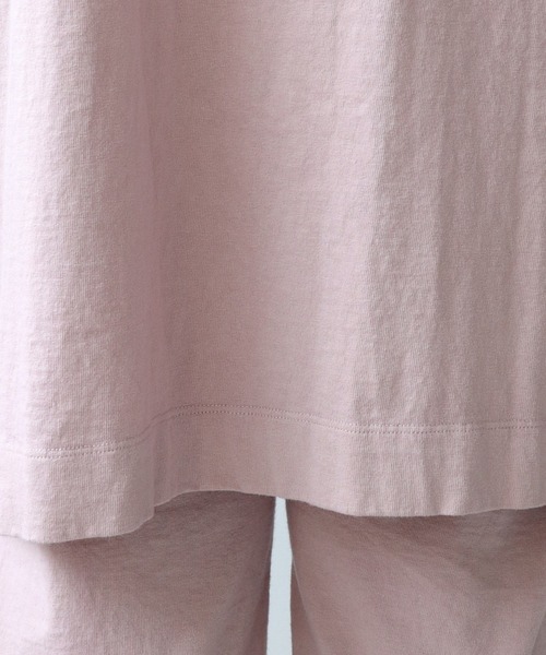 note et silence （ノートエシロンス）の「◇18/-USA天竺　製品染スリットプルオーバー（Tシャツ/カットソー・レディース・ライトピンク/ホワイト/チャコールグレー/カーキ・FREE）」の12枚目の写真