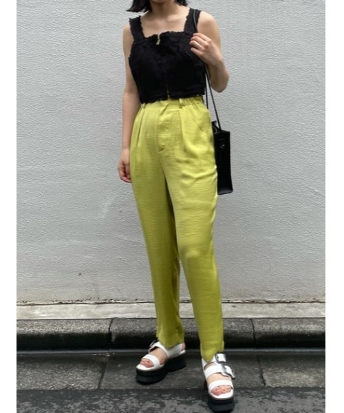 MOUSSY（マウジー）の「SATIN GATHER パンツ（その他パンツ・レディース・キナリ/ダークブラウン/ライム・2/1）」の5枚目の写真