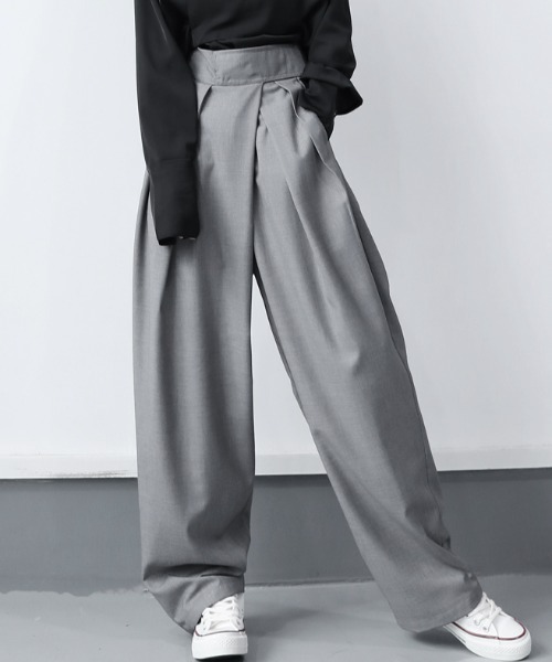 KOR(ケーオーアール)の「ランダムタック ベルクロウエスト モードワイドパンツ(スラックス・レディース・ブラック/グレー・S/M/L/XL/2XL/3XL)」の12枚目の写真