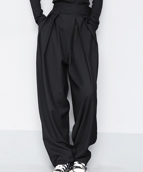 KOR(ケーオーアール)の「ランダムタック ベルクロウエスト モードワイドパンツ(スラックス・レディース・ブラック/グレー・S/M/L/XL/2XL/3XL)」の20枚目の写真