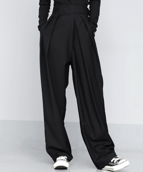 KOR(ケーオーアール)の「ランダムタック ベルクロウエスト モードワイドパンツ(スラックス・レディース・ブラック/グレー・S/M/L/XL/2XL/3XL)」の9枚目の写真