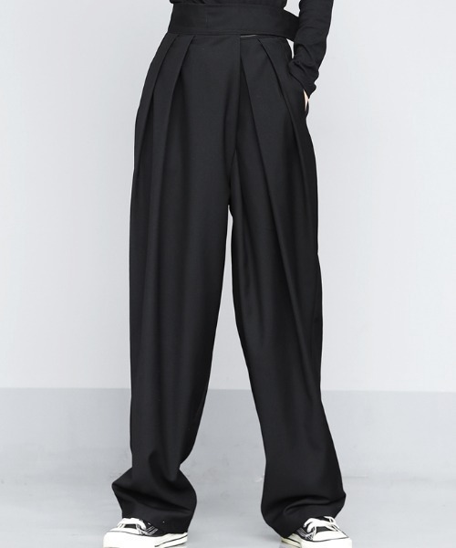 KOR(ケーオーアール)の「ランダムタック ベルクロウエスト モードワイドパンツ(スラックス・レディース・ブラック/グレー・S/M/L/XL/2XL/3XL)」の16枚目の写真