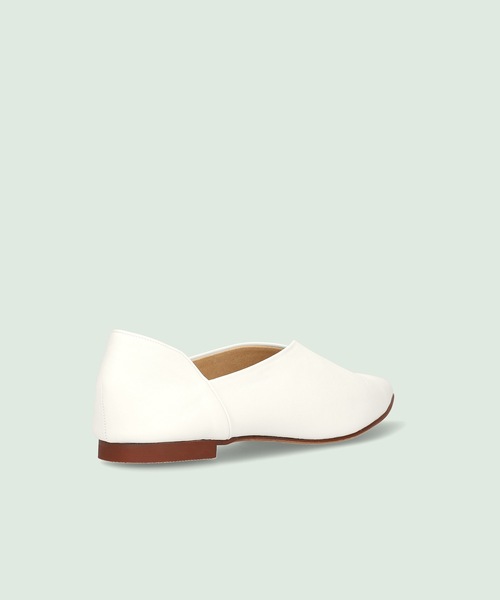 MAMIAN（マミアン）の「ポインテッドトゥ バブーシュ（その他シューズ・レディース・ホワイト/シルバー/シルバー系その他/グレイッシュベージュ/ダークブラウン・S/M/L/LL）」の9枚目の写真