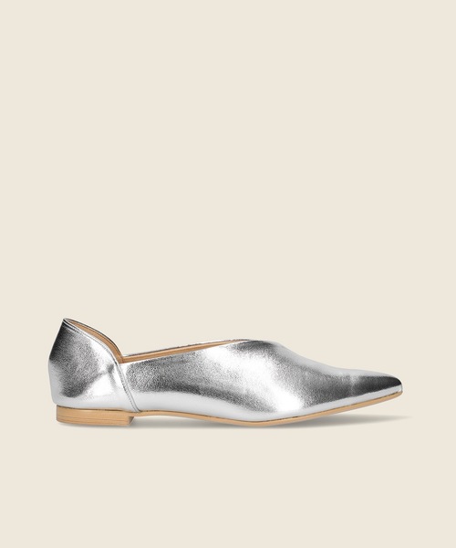 MAMIAN（マミアン）の「ポインテッドトゥ バブーシュ（その他シューズ・レディース・ホワイト/シルバー/シルバー系その他/グレイッシュベージュ/ダークブラウン・S/M/L/LL）」の11枚目の写真