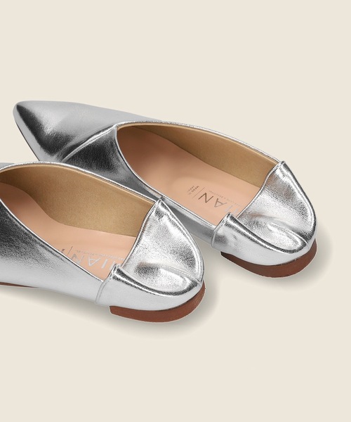 MAMIAN（マミアン）の「ポインテッドトゥ バブーシュ（その他シューズ・レディース・ホワイト/シルバー/シルバー系その他/グレイッシュベージュ/ダークブラウン・S/M/L/LL）」の14枚目の写真