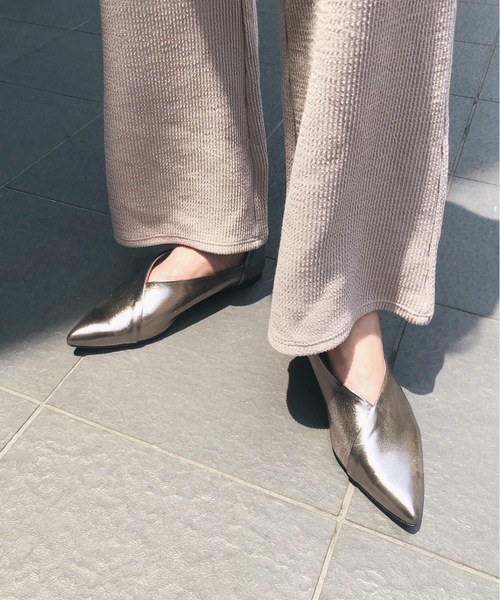 MAMIAN（マミアン）の「ポインテッドトゥ バブーシュ（その他シューズ・レディース・ホワイト/シルバー/シルバー系その他/グレイッシュベージュ/ダークブラウン・S/M/L/LL）」の22枚目の写真