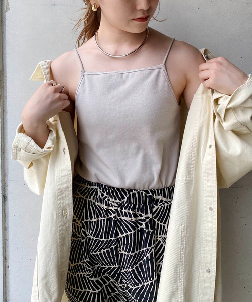 CAPRICIEUX LE'MAGE（カプリシューレマージュ）の「アメスリパット付キャミ（キャミソール・レディース・グレイッシュベージュ/ホワイト/ブラック・FREE）」の3枚目の写真