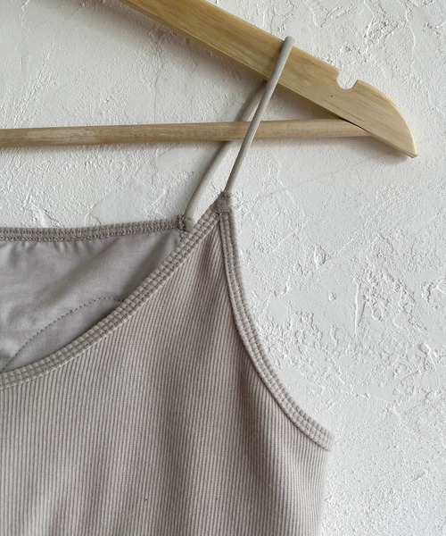 CAPRICIEUX LE'MAGE（カプリシューレマージュ）の「アメスリパット付キャミ（キャミソール・レディース・グレイッシュベージュ/ホワイト/ブラック・FREE）」の8枚目の写真