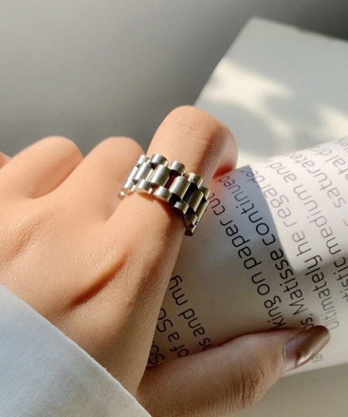 KOR(ケーオーアール)の「3リンク ジュビリーリング 指輪(リング・レディース・シルバー/ゴールド・FREE)」の2枚目の写真
