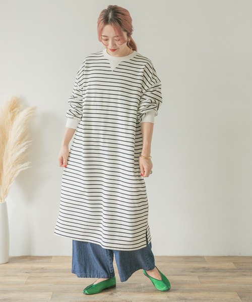 ITEMS URBANRESEARCH(アイテムズ アーバンリサーチ)の「ボリュームスウェットワンピース(ワンピース・レディース・その他2/その他1/ベージュ・FREE)」の15枚目の写真