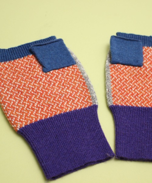 didizizi（ディディジジ）の「お花　ハンドウォーマー（手袋・レディース・ブラウン/グレー・FREE）」の6枚目の写真