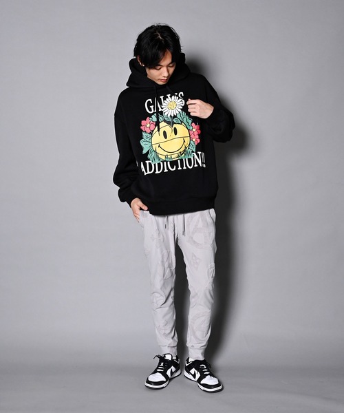 GALLIS ADDICTION(ガリスアディクション)の「GA×SMILEY-FACE BASKETBALL HOODIE/スマイリーフェイス パーカー(パーカー・メンズ・ブラック/グレー・M/L)」の11枚目の写真