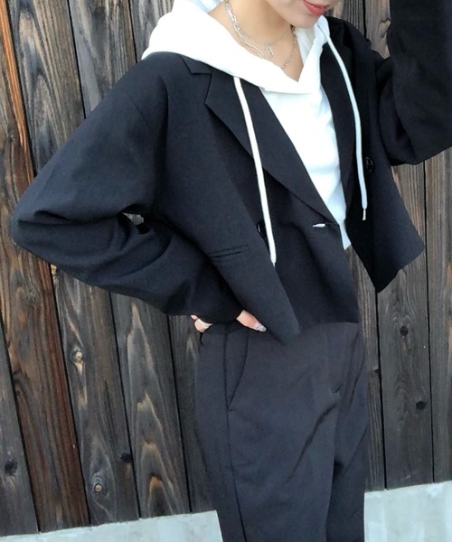 WEGO（ウィゴー）の「WEGO/ショートテーラードジャケット（テーラードジャケット・レディース・ベージュ系その他2/ブラウン/ブラック系その他/ブラック・FREE）」の2枚目の写真