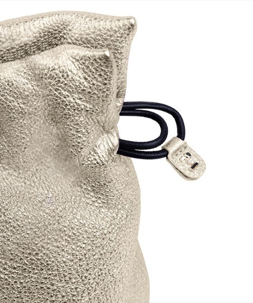 Repetto（レペット）の「POIDS PLUME M , LEATHERBAG / M0756CERF 