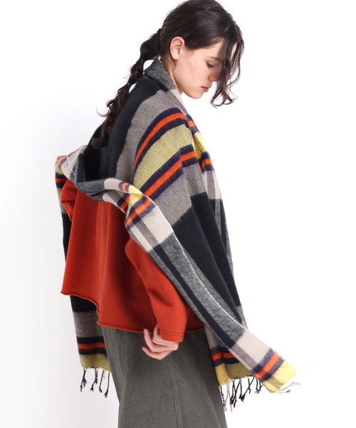 RNA-N（アールエヌエーエヌ）の「E4799 チェックストール（ストール/ショール・レディース・ブラック/ブルー/ライトイエロー/オレンジ/グリーン・FREE）」の11枚目の写真