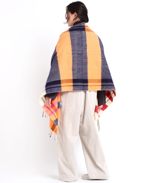 RNA-N（アールエヌエーエヌ）の「E4799 チェックストール（ストール/ショール・レディース・ブラック/ブルー/ライトイエロー/オレンジ/グリーン・FREE）」の13枚目の写真