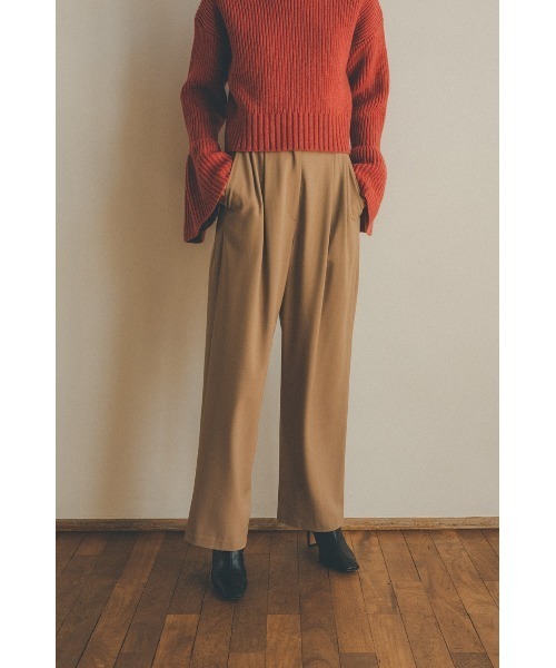 CLANE（クラネ）の「BASIC TUCK PANTS（スラックス・レディース・ブルー/レッド/ベージュ/ブラック・0/1/2）」の3枚目の写真
