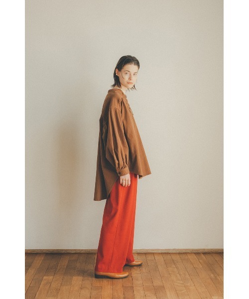 CLANE（クラネ）の「BASIC TUCK PANTS（スラックス・レディース・ブルー/レッド/ベージュ/ブラック・0/1/2）」の12枚目の写真