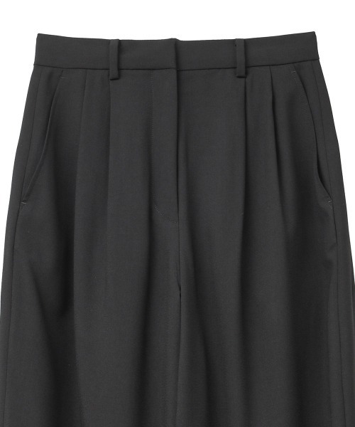 CLANE（クラネ）の「BASIC TUCK PANTS（スラックス・レディース・ブルー/レッド/ベージュ/ブラック・0/1/2）」の14枚目の写真