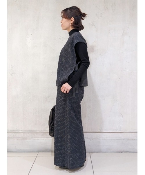 BEARDSLEY（ビアズリー）の「刺繍バギーパンツとセットアップでのコーディネートもおすすめ フロント刺繍ベスト（ベスト・レディース・アイボリー/ダークグレー・FREE）」の21枚目の写真