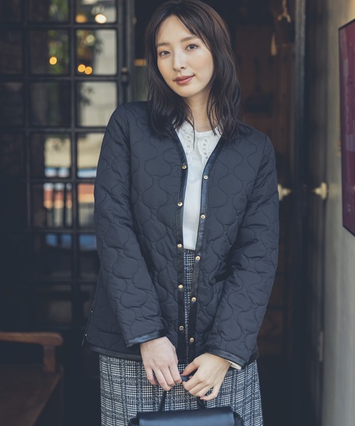 Andemiu（アンデミュウ）の「キルティングライナーブルゾン237197（ダウンジャケット/コート・レディース・ブラック/ベージュ・SMALL/MEDIUM）」の2枚目の写真