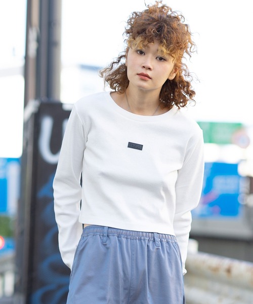 X-girl（エックスガール）の「COMPACT L/S TOP（Tシャツ/カットソー・レディース・ブラック/ホワイト・S/M）」の2枚目の写真