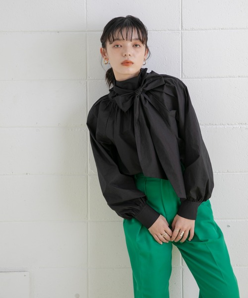 Eimee Law(エイミーロウ)の「ビックリボンボリュームタイBL(シャツ/ブラウス・レディース・ブラック/オフホワイト・38)」の5枚目の写真