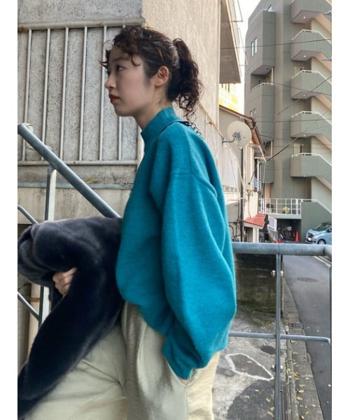 MOUSSY（マウジー）の「H／N COCOON SLEEVE ニット（ニット/セーター・レディース・ブラック/ダークブラウン/ターコイズブルー/アイボリー・FREE）」の17枚目の写真