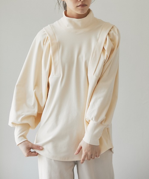 and R(アンドアール)の「マシュマロタッチボリュームスリーブトップス(Tシャツ/カットソー・レディース・ブラック/アイボリー・FREE)」の3枚目の写真