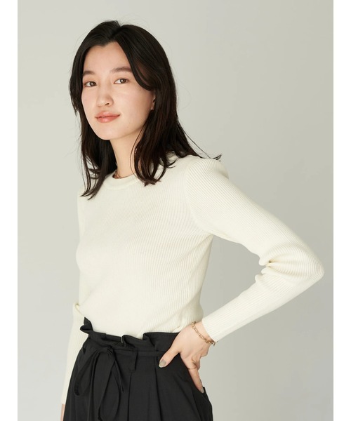 earth music&ecology（アースミュージックアンドエコロジー）の「クルーネックリブニットプルオーバー（Tシャツ/カットソー・レディース・ブラック/オフホワイト/ライトグリーン/モカ・S/M）」の6枚目の写真