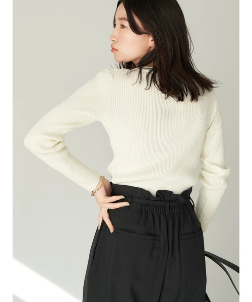 earth music&ecology（アースミュージックアンドエコロジー）の「クルーネックリブニットプルオーバー（Tシャツ/カットソー・レディース・ブラック/オフホワイト/ライトグリーン/モカ・S/M）」の8枚目の写真