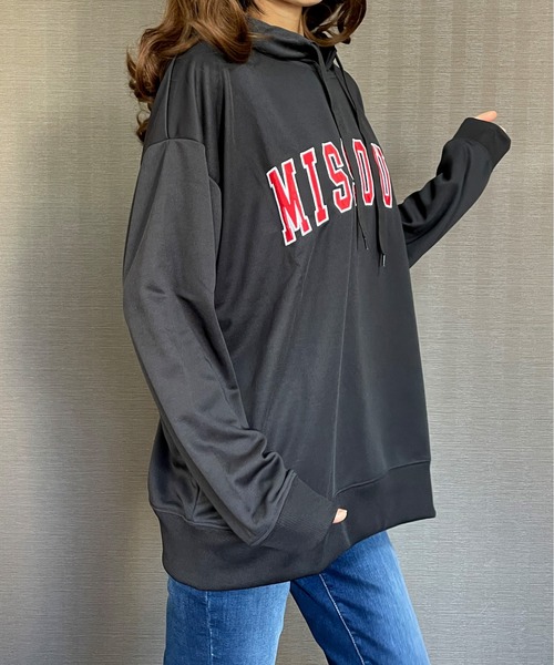 GGD（ジージーディー）の「BIG パーカー ストレッチ 刺繍 ワッペン ビッグ シルエット パーカー（パーカー・レディース・グリーン/ブラック/ホワイト・LL/M/L）」の14枚目の写真