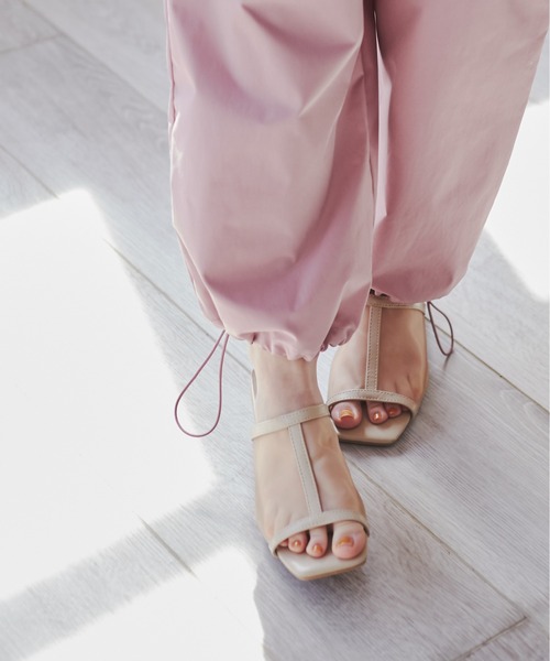 ANGIE（アンジー）の「スクエアトゥチュールクリアヒールサンダル（サンダル・レディース・ブラック/ベージュ/アイボリー・MEDIUM/LARGE/X-LARGE）」の18枚目の写真