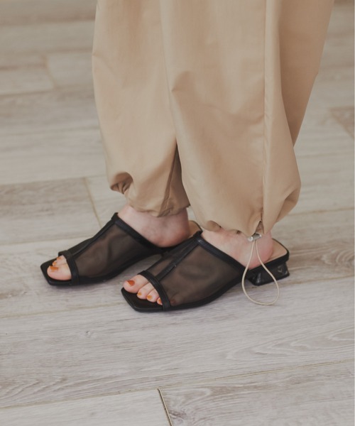 ANGIE（アンジー）の「スクエアトゥチュールクリアヒールサンダル（サンダル・レディース・ブラック/ベージュ/アイボリー・MEDIUM/LARGE/X-LARGE）」の13枚目の写真