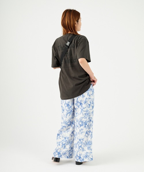 JOURNAL STANDARD（ジャーナルスタンダード）の「BACK LOGO WORLD Tシャツ（Tシャツ/カットソー・レディース・ピンク/ホワイト/グリーン/ブラック系その他2・FREE）」の17枚目の写真