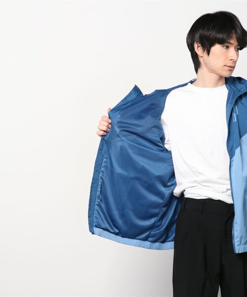 GAP(ギャップ)の「パッカブル ウィンドブレーカー(ナイロンジャケット・メンズ・ブルー/ベージュ・XS/S/M/L/XL)」の11枚目の写真