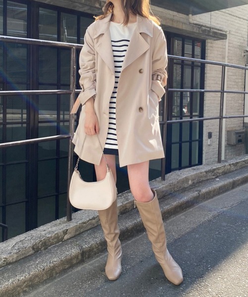 one after another NICE CLAUP(ワンアフターアナザーナイスクラップ)の「ジレにもなるポンチョコート(トレンチコート・レディース・ベージュ/サックスブルー・FREE)」の3枚目の写真