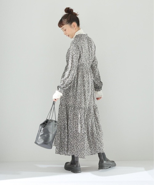 JOURNAL STANDARD relume（ジャーナルスタンダード　レリューム）の「《追加4》ウォッシャブルフラワーティアードワンピース（ワンピース・レディース・ブラック/オレンジ・FREE）」の8枚目の写真