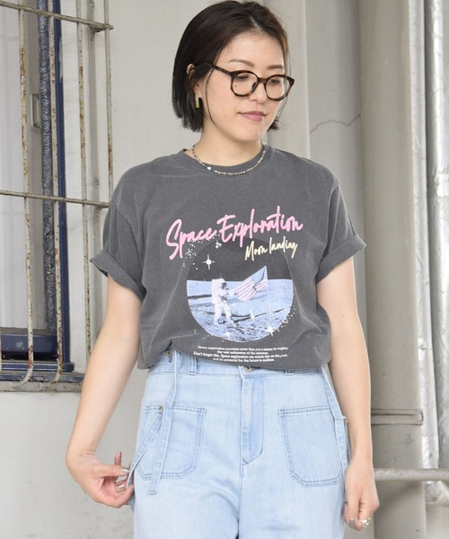 NASA(ナサ)の「【NASA】プリントTシャツ / Space Exploration Rock Tee(Tシャツ/カットソー・レディース・チャコールグレー/アイボリー・FREE)」の2枚目の写真
